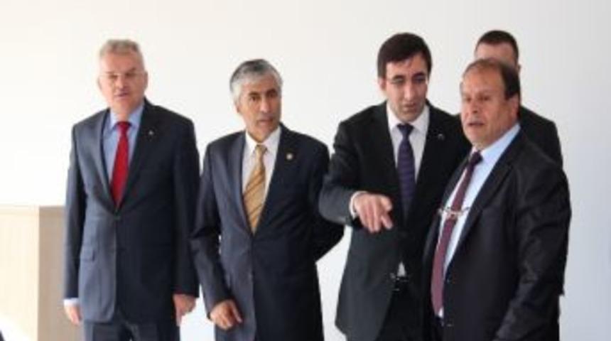 Bakan Yılmaz&rsquo;dan Uluyazı Kampus&uuml;ne Tam Not