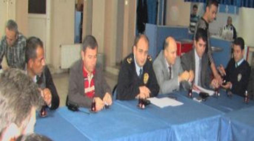 Alaşehir Emniyeti'nden Muhtarlara Huzur Toplantısı