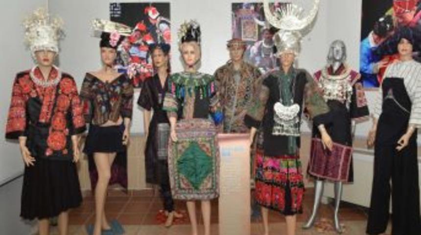 &Ccedil;inliler Halk K&uuml;lt&uuml;rlerini Sergilerle Tanıtıyor