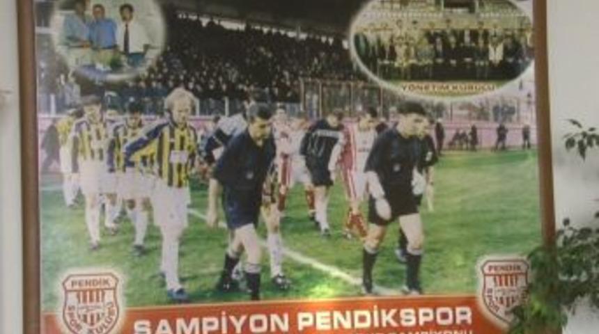 Fenerbah&ccedil;e Zaferinin Posteri Pendikspor Binasını S&uuml;sl&uuml;yor