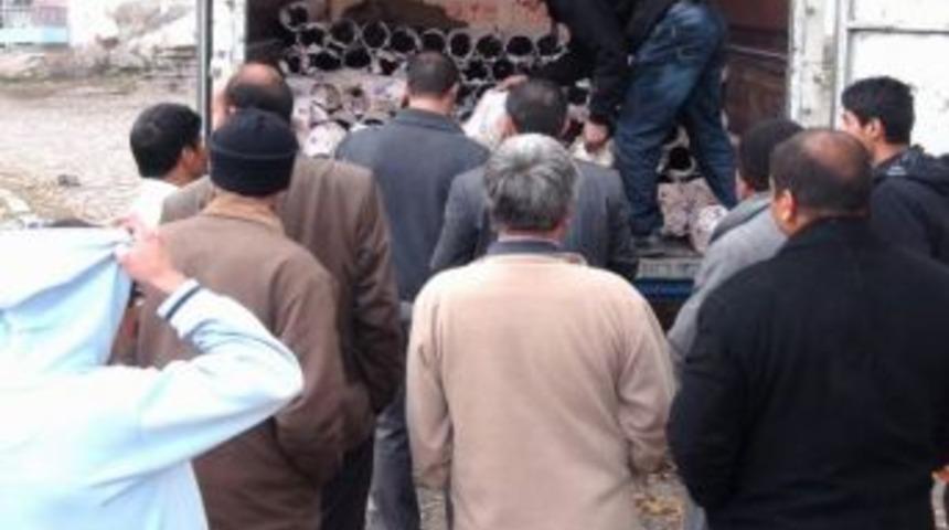 İhh&rsquo;de Den Afganlı M&uuml;ltecilere Soba Yardımı