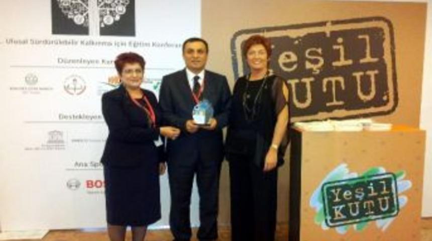 İlkadım Milli Eğitim&rsquo;e &lsquo;&ccedil;evre&rsquo; &Ouml;d&uuml;l&uuml;