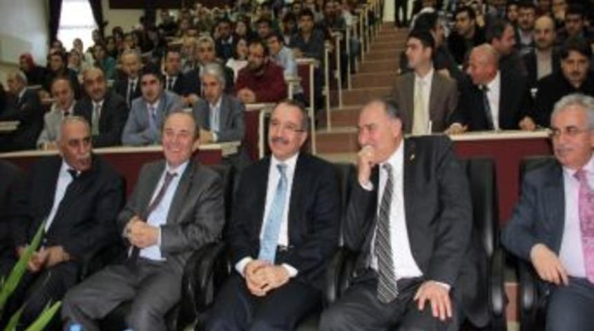 Bakan Din&ccedil;er, 34 Yıl &Ouml;nce Mezun Olduğu Okulda &Ouml;ğrencilere Ders Verdi