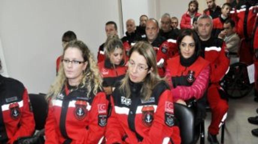 Mak&rsquo;a Apolet Ve Teşekk&uuml;r Belgesi