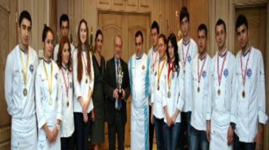 Ga&uuml;n Gastronomi Ve Mutfak Sanatları B&ouml;l&uuml;m&uuml; &Ouml;ğrencilerinin B&uuml;y&uuml;k Başarısı