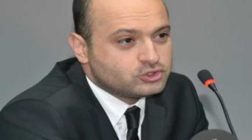 Satış Rekorları Kıran &ldquo;orhan Gencebay İle Bir &Ouml;m&uuml;r&rdquo; Alb&uuml;m&uuml;n&uuml;n Geliriyle Okul Yaptırılıyor