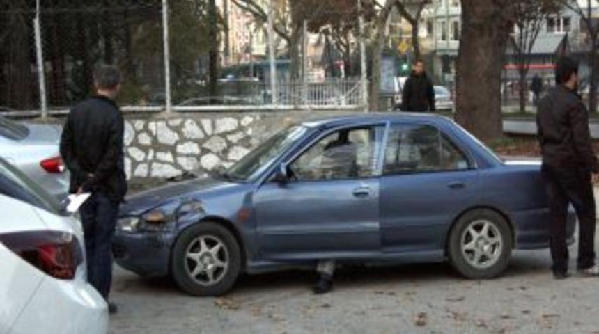 Bursa'da Motorize Polis Ekibi Kaza Yaptı: Iki Yaralı