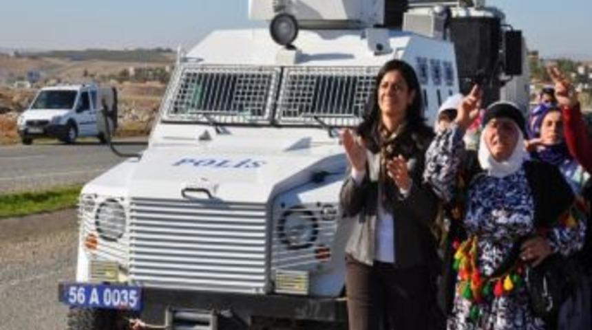 Bdp&rsquo;li Ata A&ccedil;lık Grevindeki Mahkumlarla G&ouml;r&uuml;şt&uuml;