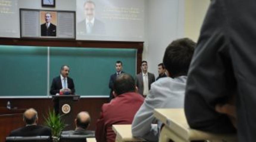 Din&ccedil;er: &Uuml;niversite Y&ouml;netim Sisteminin Baştan Aşağı G&ouml;zden Ge&ccedil;meye Ihtiyacı Var