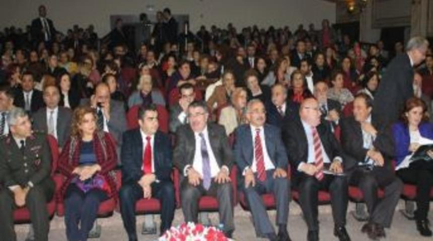 Bakan Şahin&rsquo;den Şiir Dinletisi