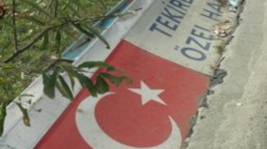 Tekirdağ'da T&uuml;rk Bayrağına Saygısızlık İddiası