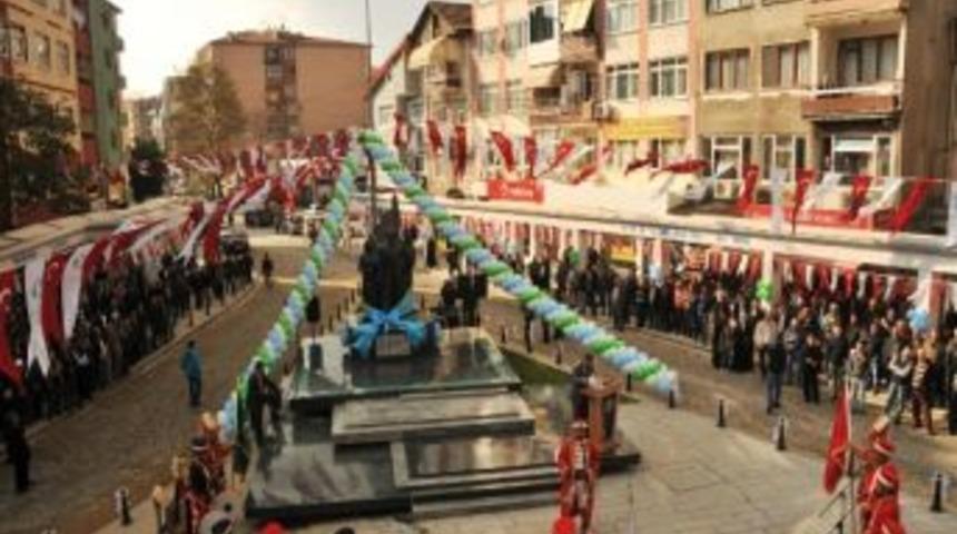 &Uuml;&ccedil;yol Meydanı G&ouml;z Kamaştırıyor