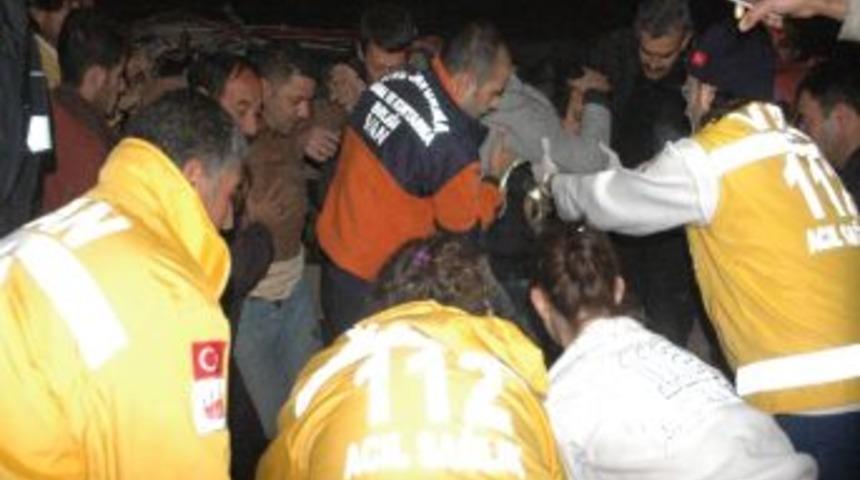 Hurdaya D&ouml;nen Otomobilden Sağ &Ccedil;ıktılar