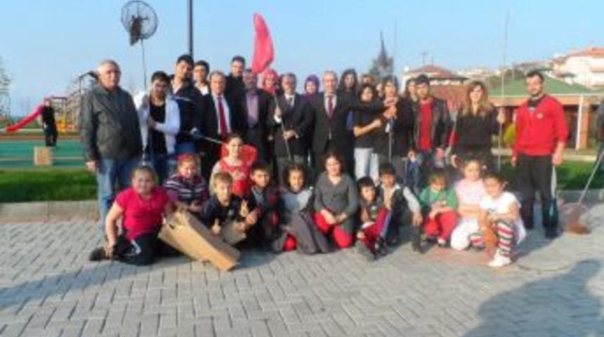 &Ouml;ğrenciler &ccedil;evre temizliği yaptı