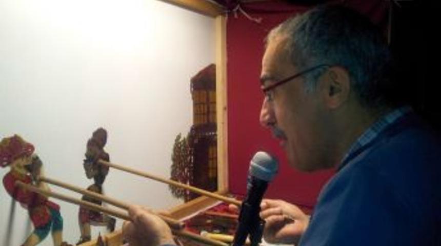 Derik K&uuml;lt&uuml;r Sarayı'nın Ilk G&ouml;sterisi Hacivat Ile Karag&ouml;z Oldu