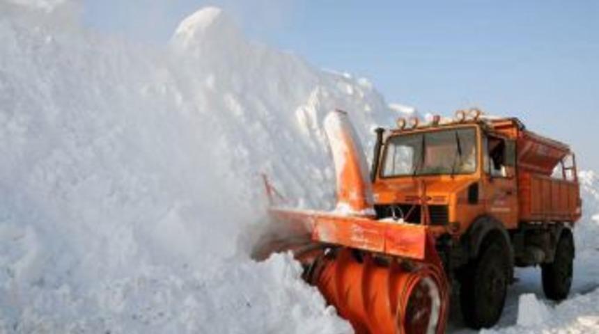 Afyonkarahisar&rsquo;da Kapalı Yol Yok, Ekipler Hazır Bekletiliyor