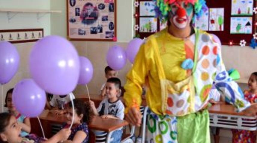 Miniklere S&uuml;rpriz Parti