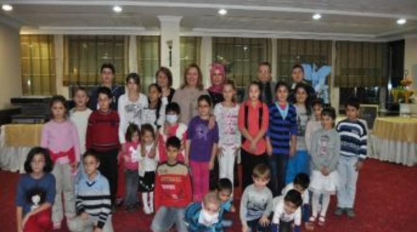 Milletvekili &Uuml;lker Can L&ouml;semili &Ccedil;ocuklar Ve Aileleriyle Biraraya Geldi