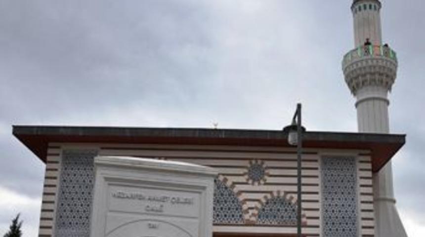 Başbakan Erdoğan, Havalimanında Cami A&ccedil;ılışı Yaptı