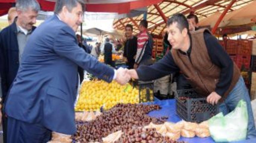 Tanrıverdi: Manisa Belediyesi Pazaryeri Sorununu Bir T&uuml;rl&uuml; &Ccedil;&ouml;zemedi