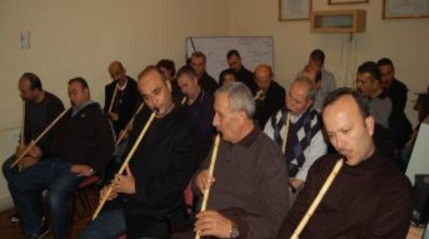 &Ouml;ğretmenler Ney &Ccedil;alarak Stres Atıyor