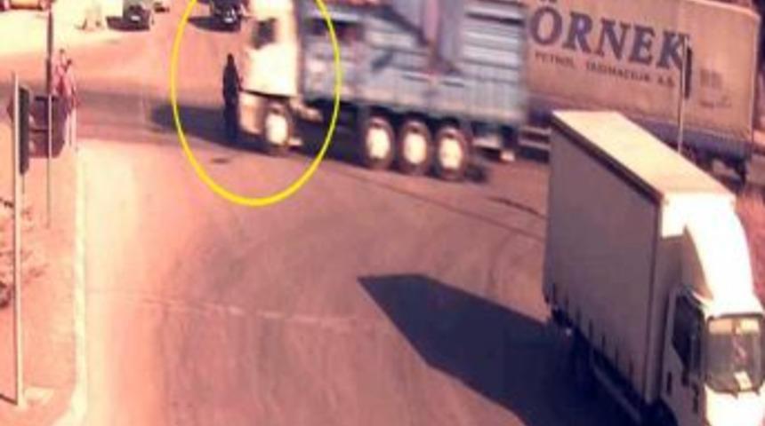 Bolu&rsquo;daki Trafik Kazaları Mobese Kameralarına Yansıdı