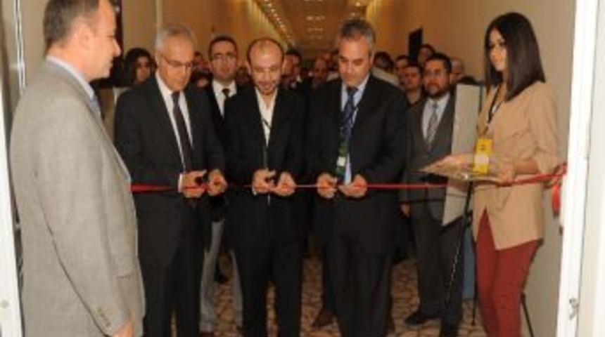 Kb&uuml;&rsquo;de 'istanbul'da Bah&ccedil;e Ve &Ccedil;i&ccedil;ek' Sergisi A&ccedil;ıldı