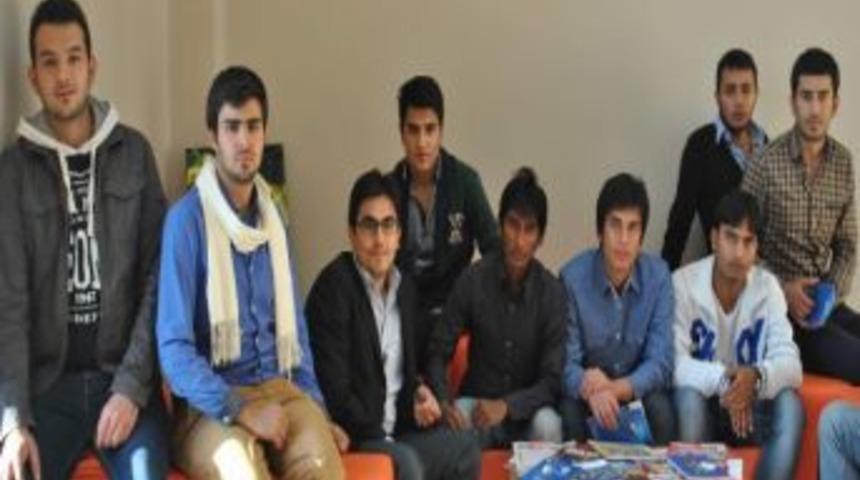 Hasan Kalyoncu &Uuml;niversitesi &Ouml;ğrencilerinden &Ouml;rnek Davranış