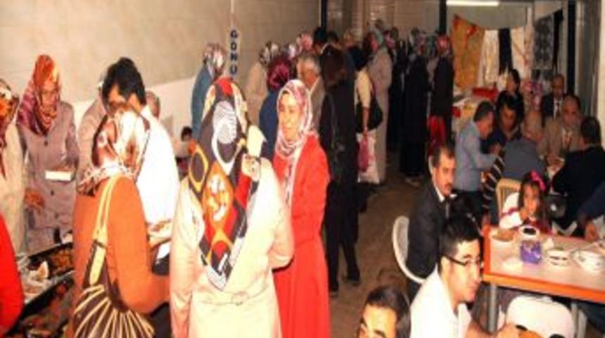 G&ouml;n&uuml;l&ndash;Der'in Eğitim Yararına A&ccedil;tığı Kermes Ilgi G&ouml;r&uuml;yor