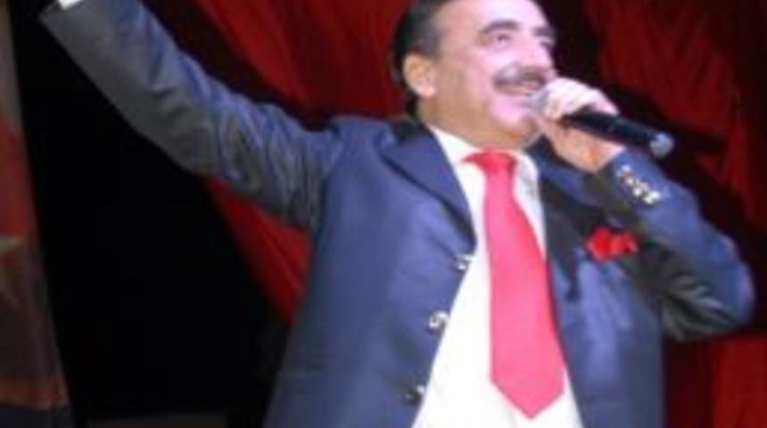 Fethiye&rsquo;de Hakkı Bulut İşitme Engelliler İ&ccedil;in S&ouml;yledi