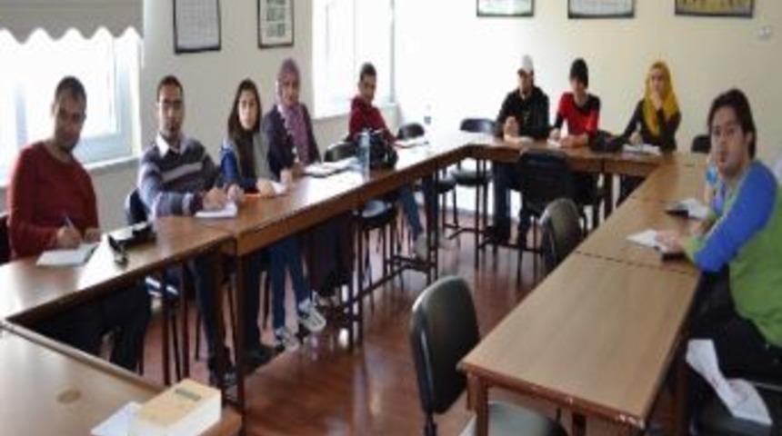 Suriyeliler T&uuml;rk&ccedil;e &Ouml;ğreniyor