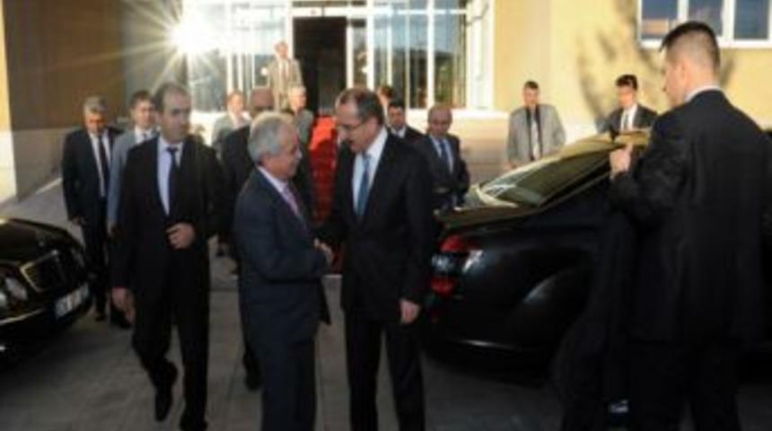 Milli Eğitim Bakanı &Ouml;mer Din&ccedil;er&rsquo;den Et&uuml;&rsquo;ye Ziyaret