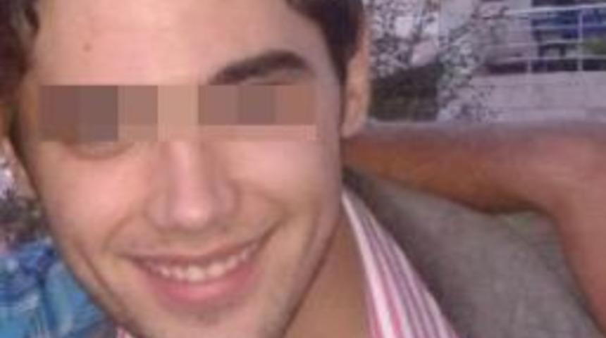 17 Yaşındaki Gen&ccedil;, Annesini &Ouml;ld&uuml;r&uuml;p İntihara Kalkıştı