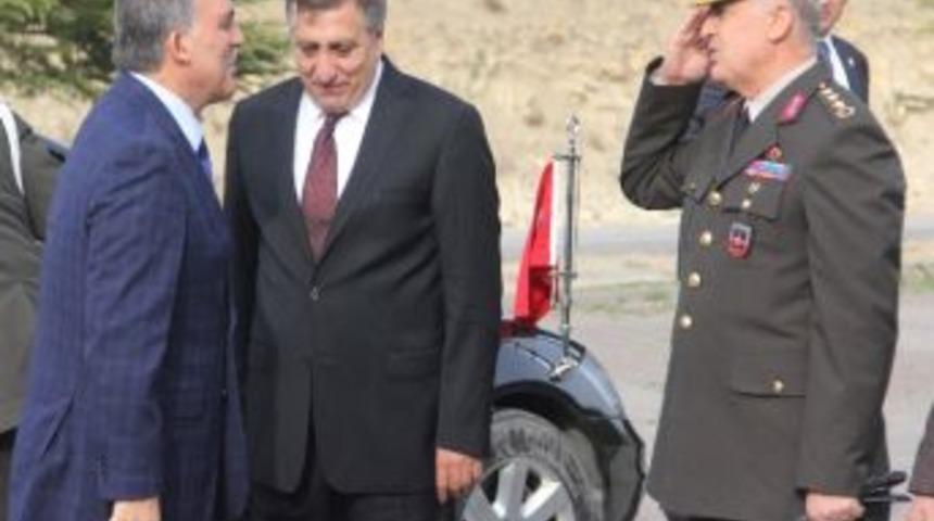 Cumhurbaşkanı G&uuml;l'den C&uuml;neyt &Uuml;nal A&ccedil;ıklaması