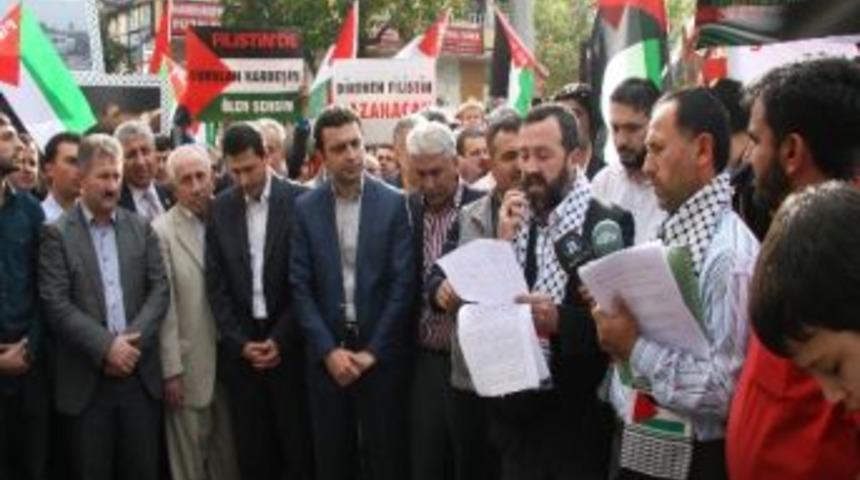 İsrail&rsquo;in Gazze Saldırısı Protesto Edildi