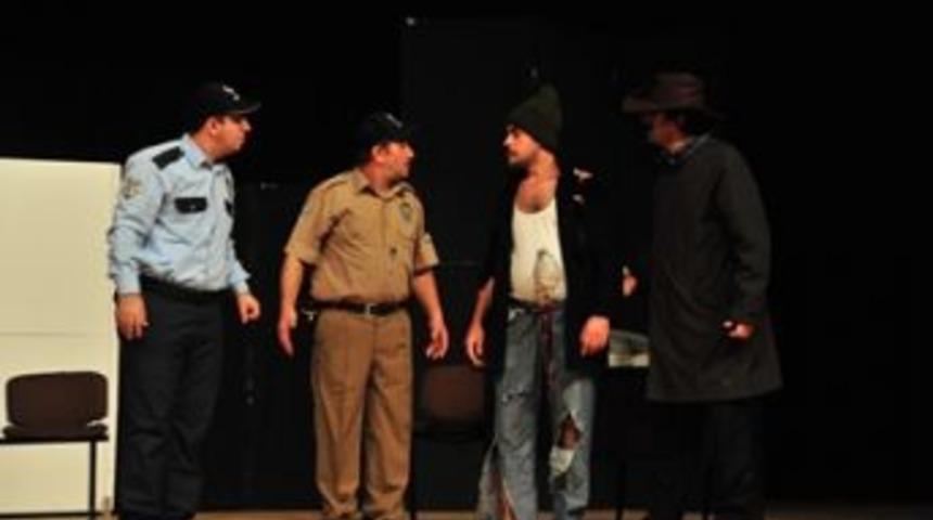 Bek&ccedil;i Murto Beylikd&uuml;z&uuml;&rsquo;n&uuml; kahkahaya boğdu