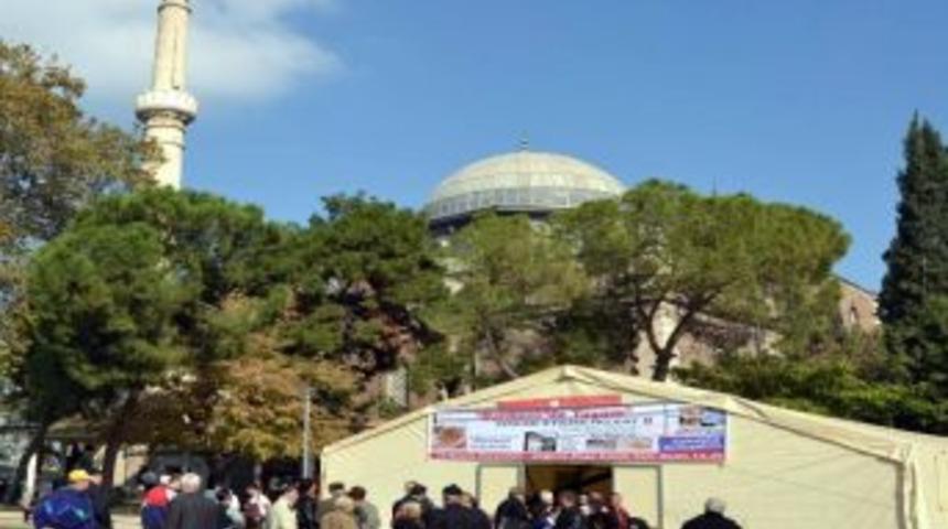 Kent Konseyinin Etkinliğinde, "tirit" İzdihamı