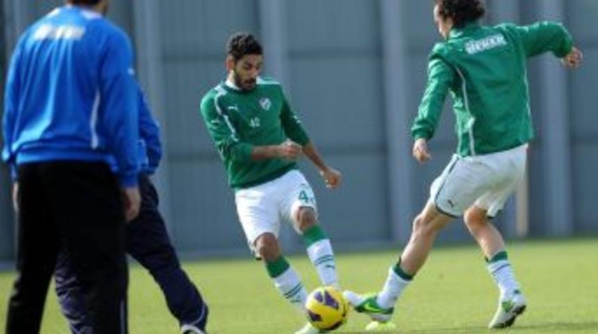 Bursasporlu Futbolcular Sabah &Ccedil;alıştı, &Ouml;ğlen Kebap&ccedil;ıda Stres Attı