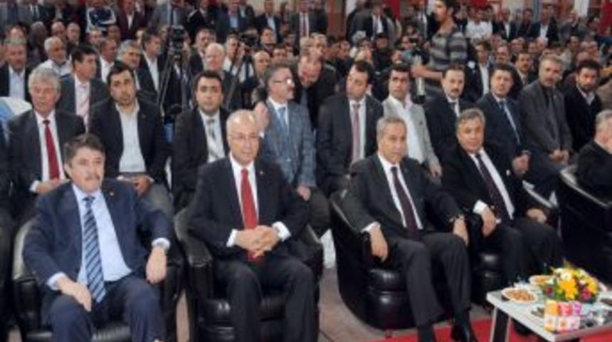 Arın&ccedil;: T&uuml;rkiye&rsquo;de Siyasi Istikrar, Beraberinde Ekonomik Istikrarı Getirdi