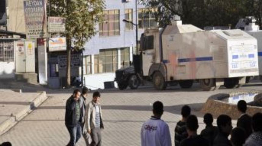 Şırnak&rsquo;ta Eylemciler &Ouml;ğretmenevini Yakmaya &Ccedil;alıştı