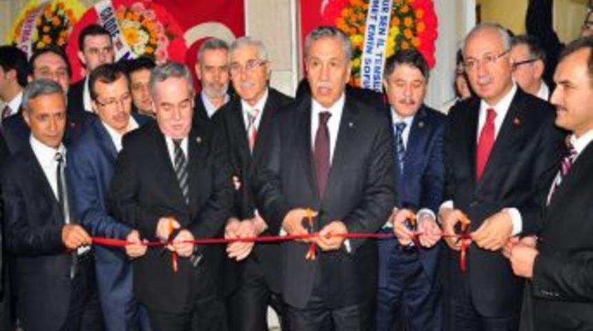 Arın&ccedil;: 8 Yıllık Eğitim Imam Hatip Okullarına Y&ouml;nelik Bir Operasyondu