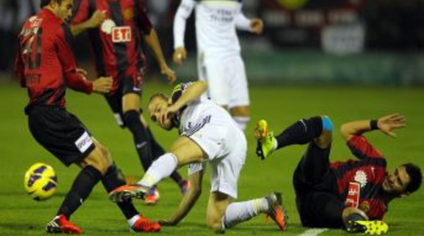 Es Es&rsquo;ten Fenerbah&ccedil;e&rsquo;ye Firen