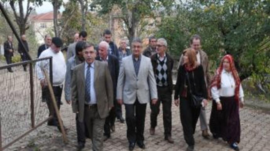 D&uuml;zce Valisi Yılmaz K&ouml;y Turizmini Yerinde Tattı