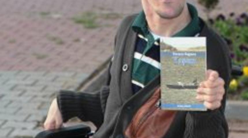 Fel&ccedil; Engel Tanımadı, Tek Parmağıyla Kitap Yazdı