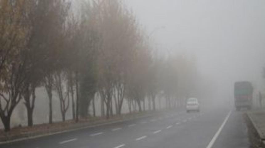 Niğde&rsquo;de Sisli Hava Hayatı Olumsuz Etkiliyor