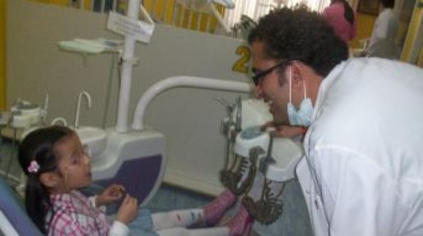 Sincan &Ccedil;ocuk Kul&uuml;b&uuml; &Uuml;yeleri Diş Kontrol&uuml;nden Ge&ccedil;ti