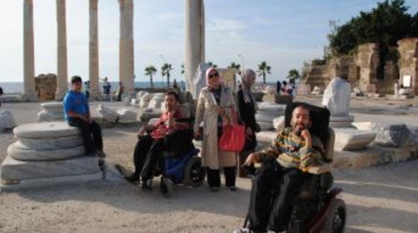 Y&uuml;r&uuml;me Engelliler, Hi&ccedil;bir Engele Takılmadan Side Antik Kent'i Dolaşabiliyor