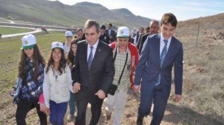 Hami-Yet &Ccedil;ocukları Vali Yazıcı'yı Unutmadı