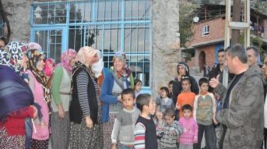 Eğitimde Ulaşımdan Yakınan K&ouml;yl&uuml;lerle Konuşan Vali Yılmaz: