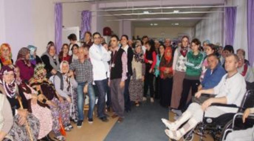 Hastanede Tanışan İki Engelli Gen&ccedil;, Evlenme Kararı Aldı